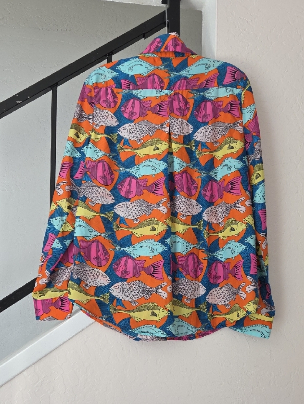 Vibrant Whimsical Vintage Multi-Color Fish Print Button-Down Shirt - Picture 5 of 7